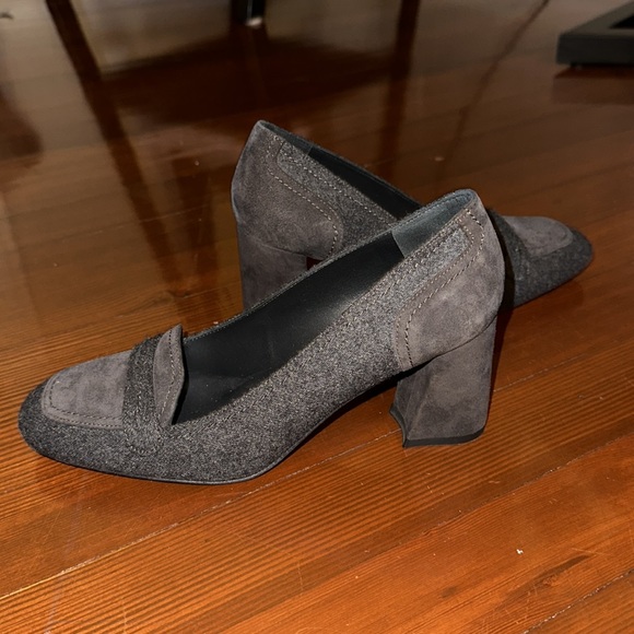 Stuart Weitzman gray heels like new - Picture 6 of 6